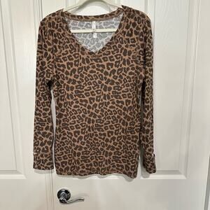 Cozy‎ women’s pull over tee v neck long sleeves cheetah print size 1X